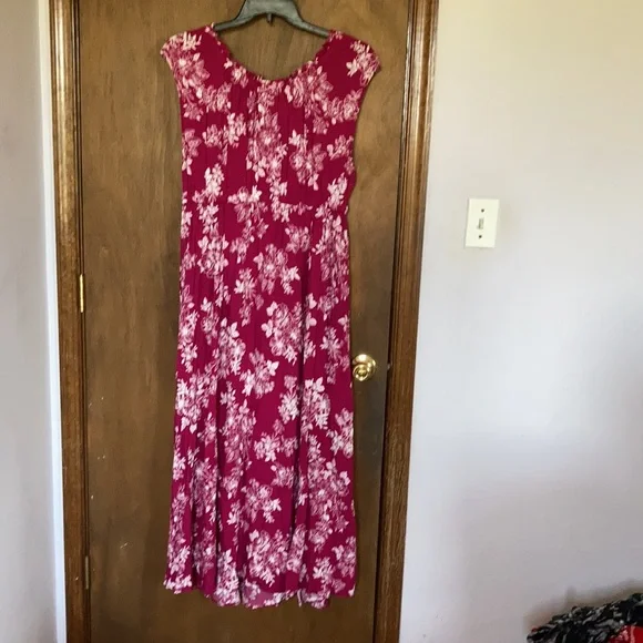 Relisted Torrid floral bohemian dress slits at bottom & keyhole at neckline - Picture 8 of 17